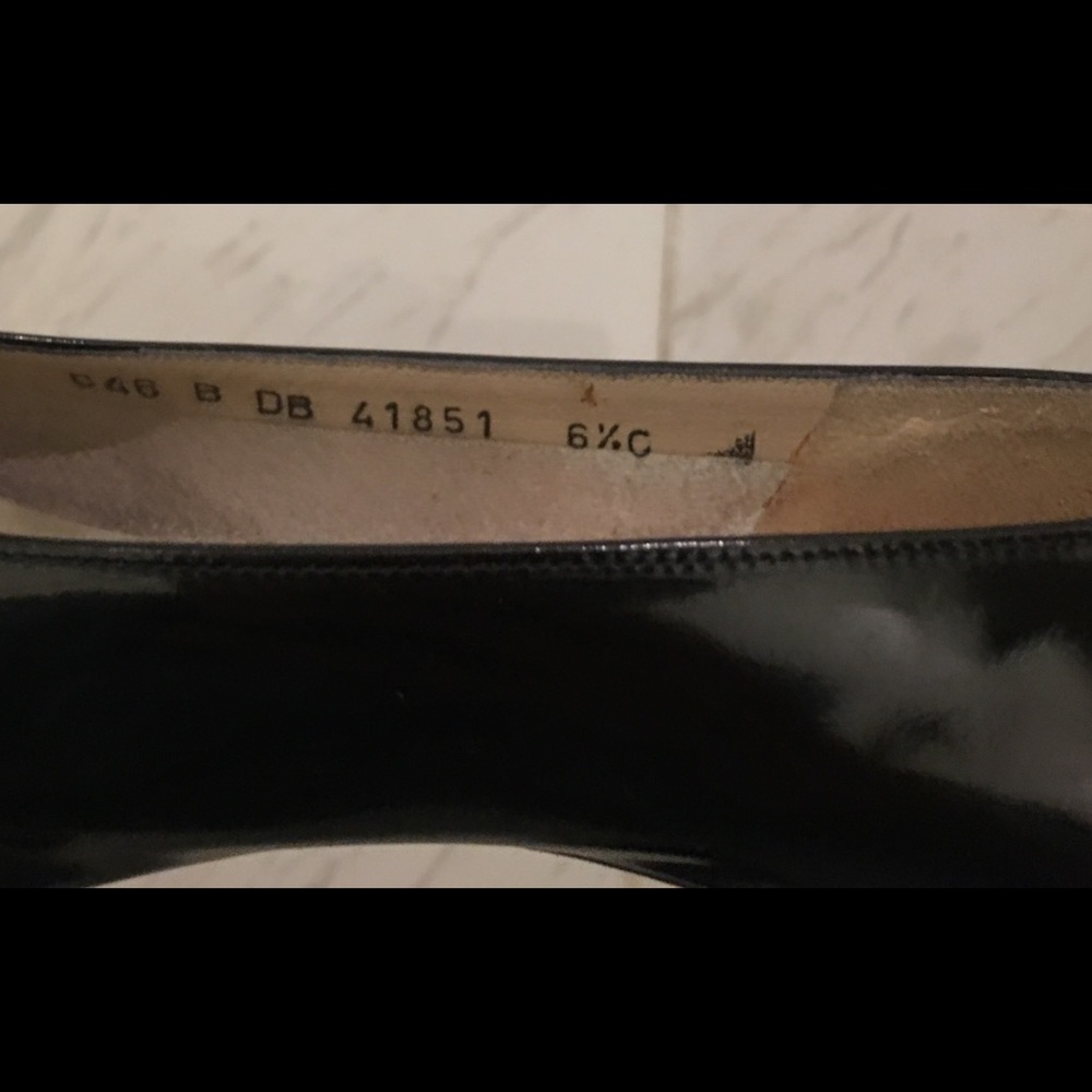 ferragamo shoes- Black - Size：US 7 - Picture 2 of 3